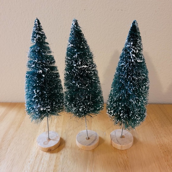 Set of three green flocked 8" bottle brush winter trees decor - Picture 1 of 2